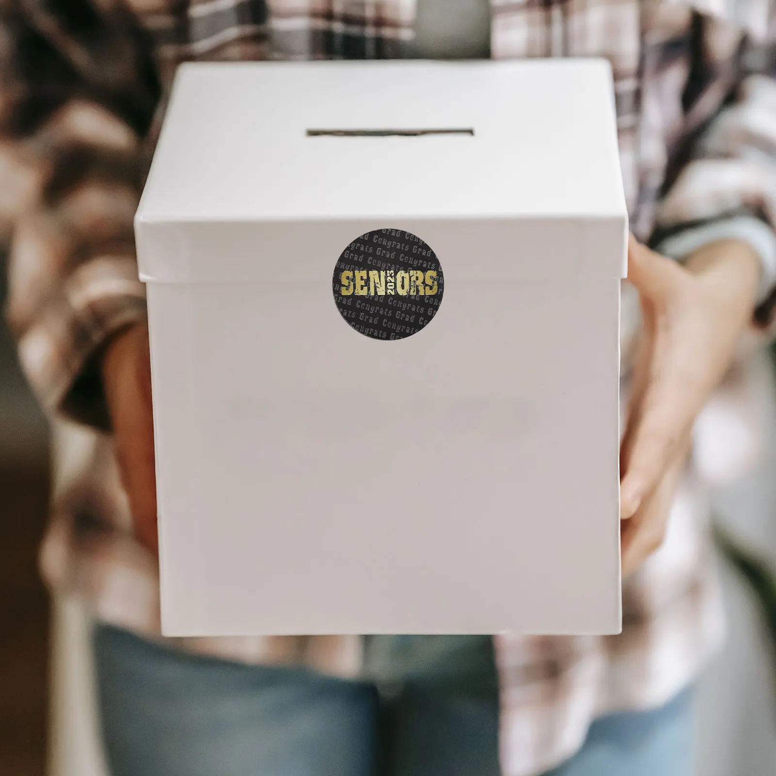 Рисунок 2 - выпускные наклейки с тиснением для выпускников