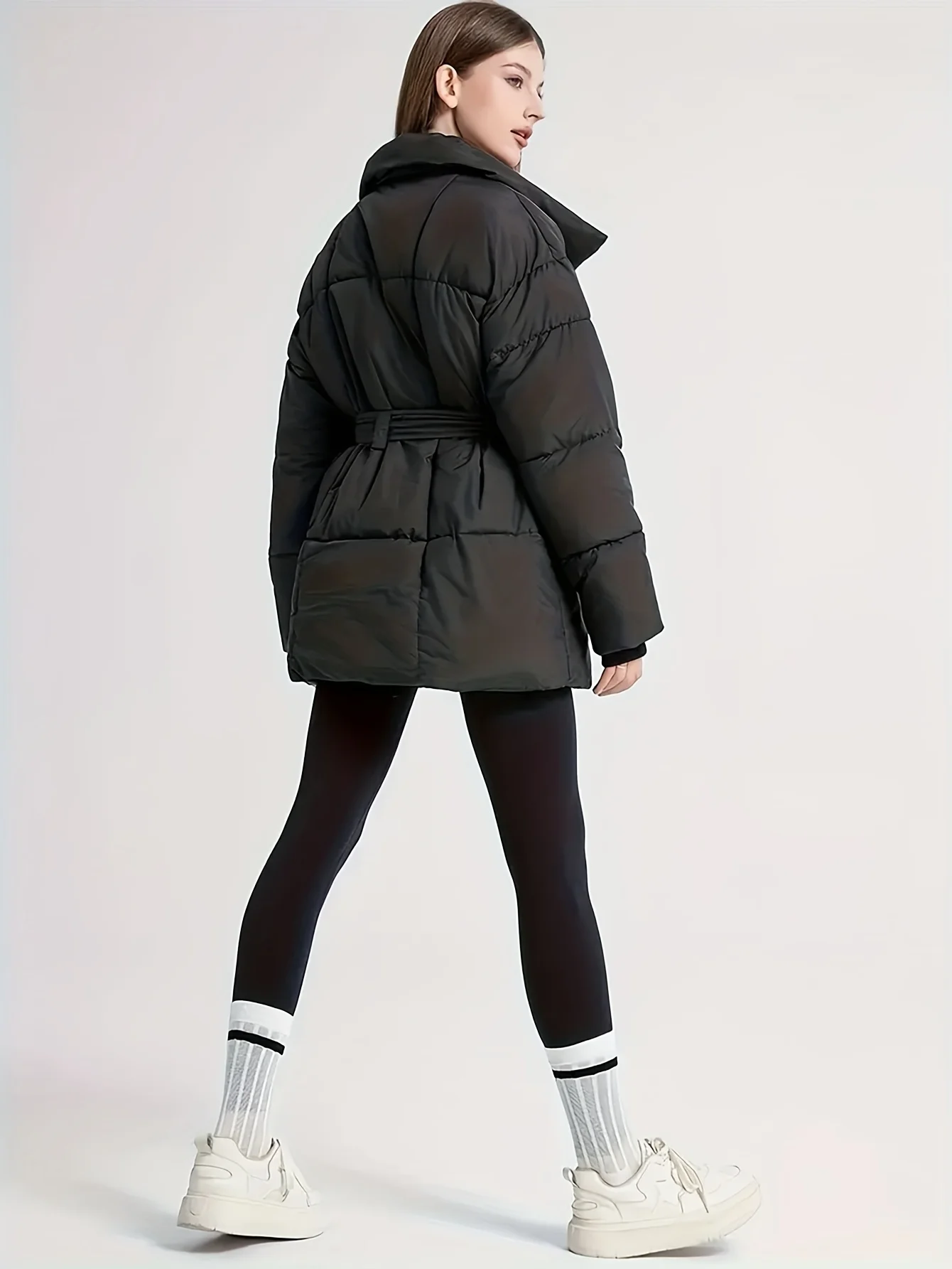 Krótka kurtka bawełniana, europejski i amerykański styl, nowość na zimę 2025, luźna, codzienna, ciepła, stójka, pasek w talii, kurtka bawełniana.