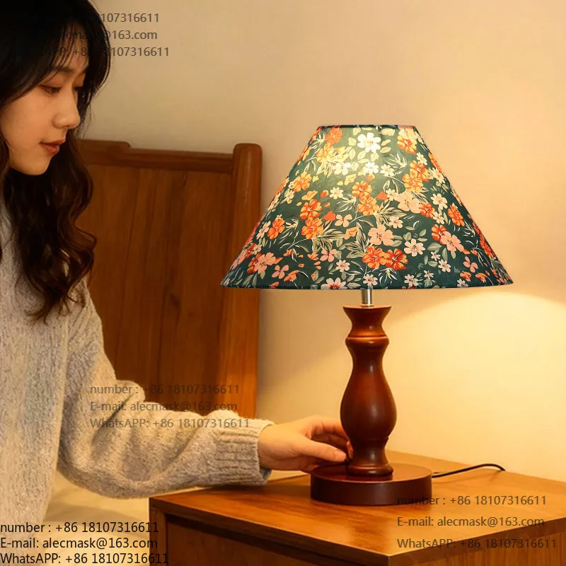 

Small desk lamp, bedroom bedside antique retro American wedding