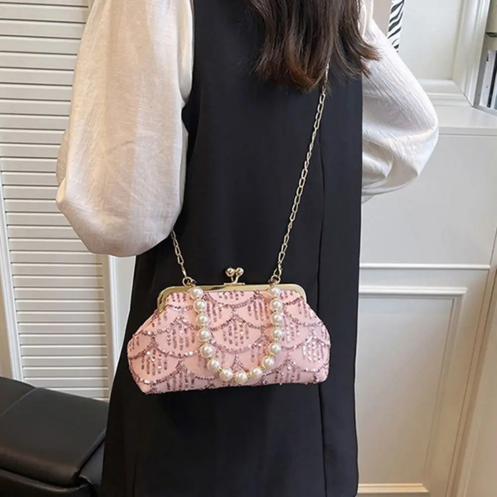 

Wrist Bag Pearl Sequin Banquet Bag Sweet Cheongsam Accessories Hanfu Clutch Bag Elegant Kiss Lock Ladies Shell Bag Lady