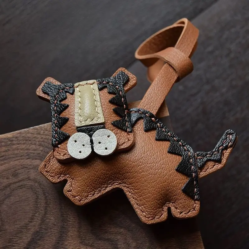 

Unique Cute Sheepskin Handmade Clover Tiger Panda Car Key Bag Pendant Handbag Crossbody Bag Pendant Girl'S Birthday Gift Lovely