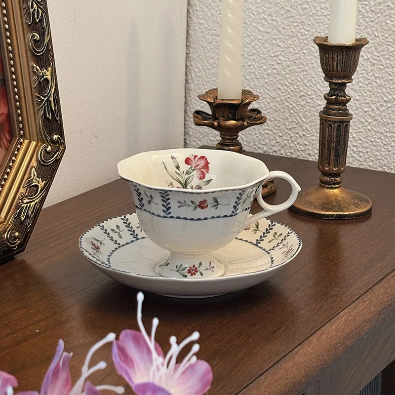 Retro-Blumenmuster Tassen und Untertassen mit Blumensprache, Hochwertige Keramiktassen für den Haushalt, Einweihungsgeschenke