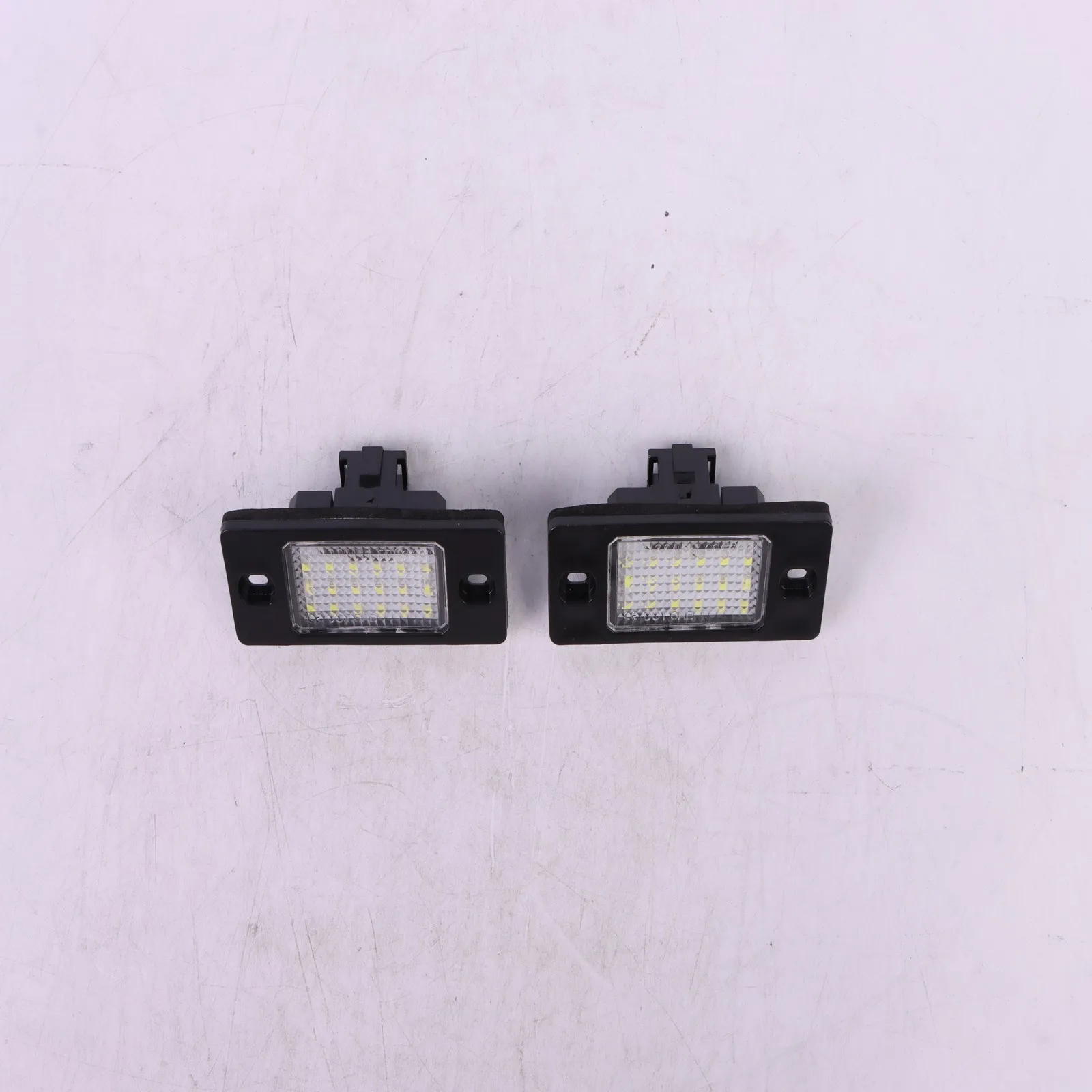 Pair White LED License Plate Lights FOR Volkswagen Tiguan 2009+ 7L5943021B 7L5943021C