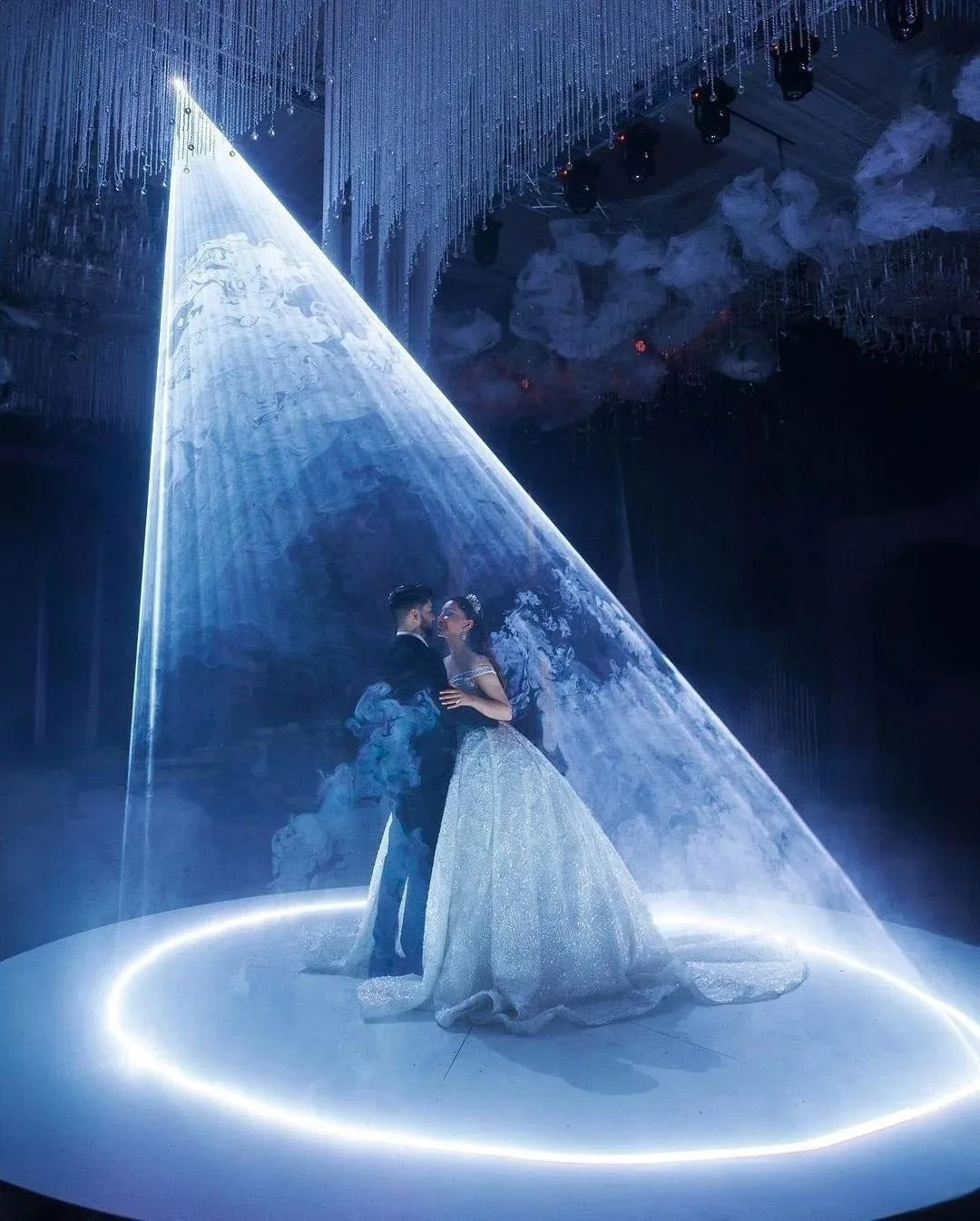 15W Mobile APP Control Modern Decoration Laser New Couple's First Dance Ceremony Stage Lights Bride Ceremony Party Laser Wedding