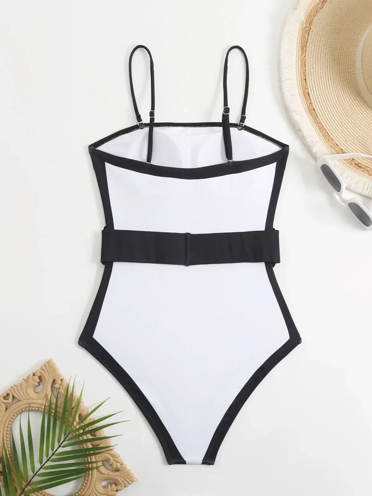 Conjunto de traje de baño de una pieza para mujer, traje de baño de malla de manga larga con protección solar, Bikini Monokini ajustado con cinturón de retazos en blanco y negro 2024
