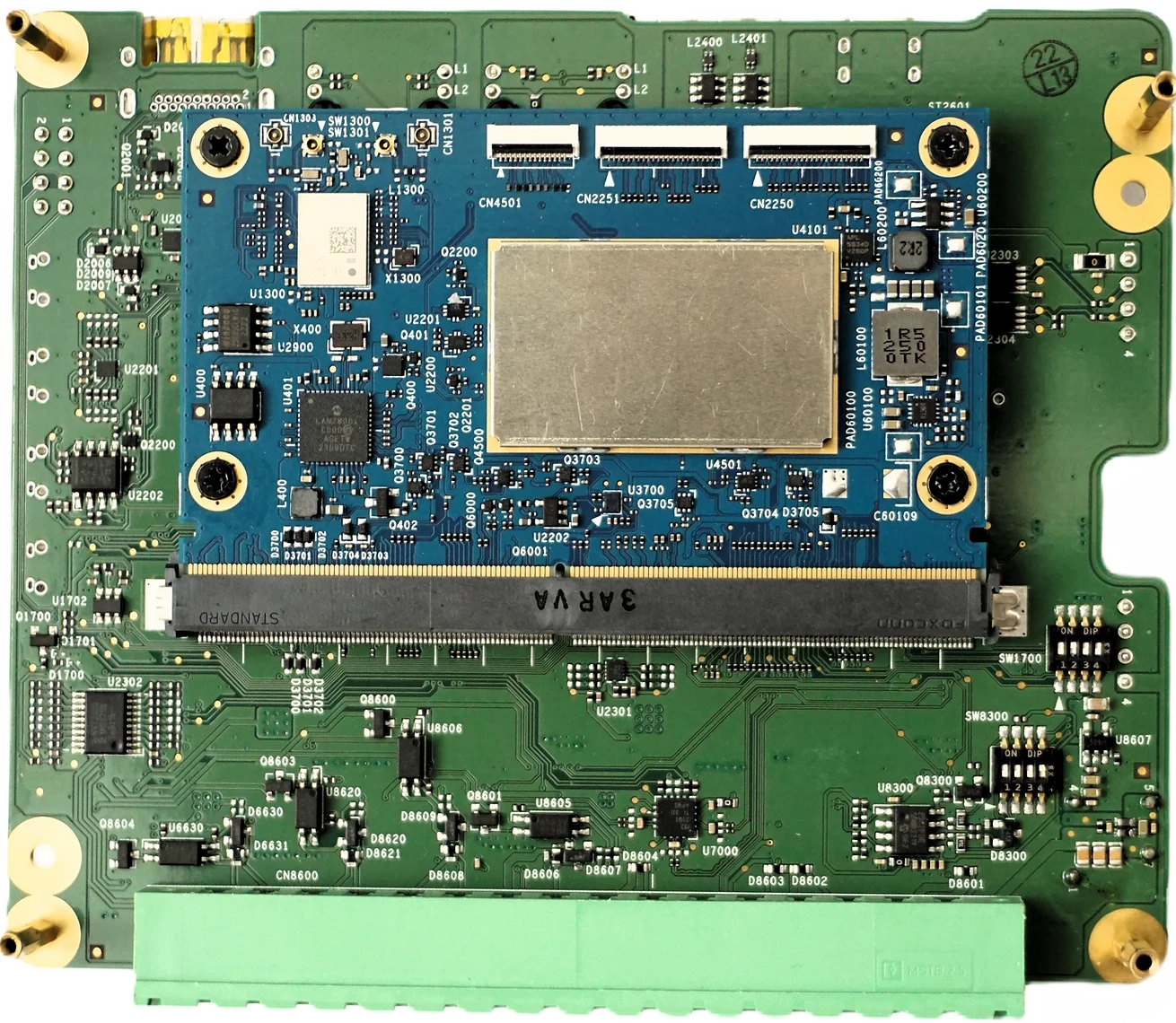 

Комплект разработки SagireEdge AI 600
