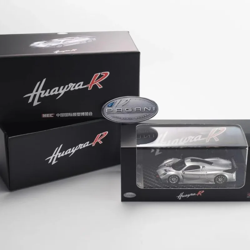 

ЖК-дисплей 1/64 Пекинская выставка hec, ограниченная серия, модель автомобиля из сплава, 2025 г., подарочная коллекция из углеродного волокна, украшение для взрослых.