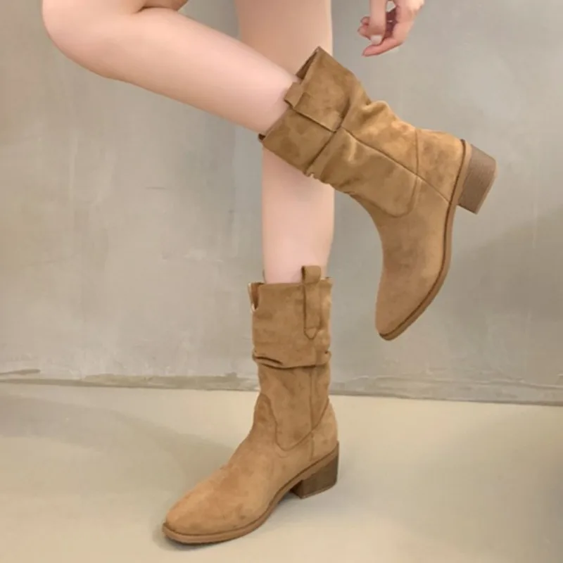 2025 جديد مثير أشار تو المرأة أحذية عالية مريحة الانزلاق على المألوف الجلد المدبوغ مصمم بلون مقاوم للماء تشيلسي الأحذية