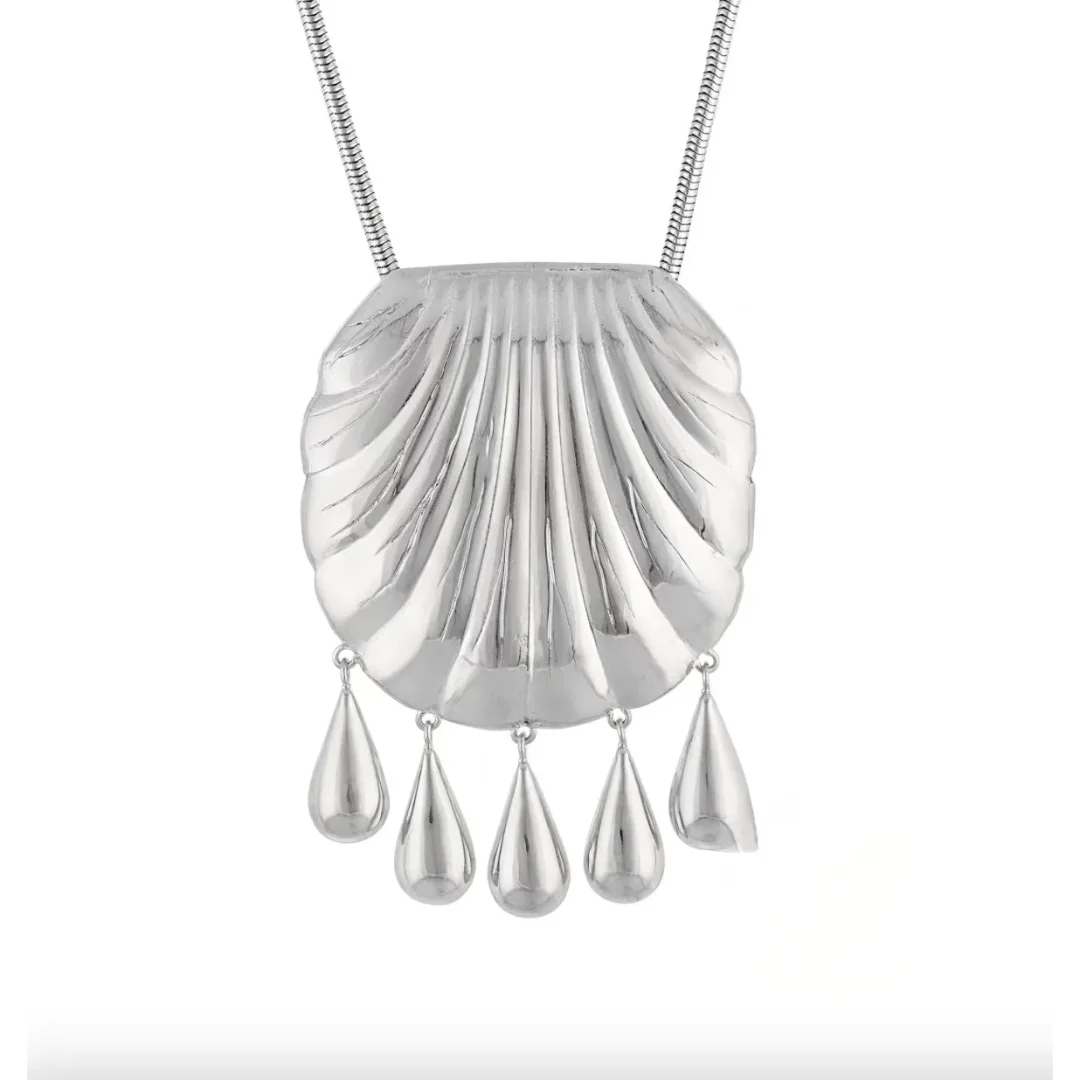 

2025 18K Gold-Plated Copper Shell Drop Pendant with Edgy Back Chain