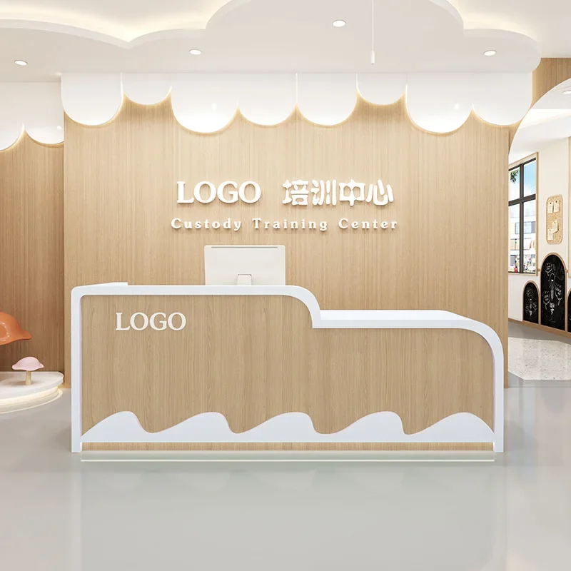 

Мультяшный кассир, детский сад, внеклассный консультационный центр, бар, фортепиано, игровая площадка, стойка регистрации