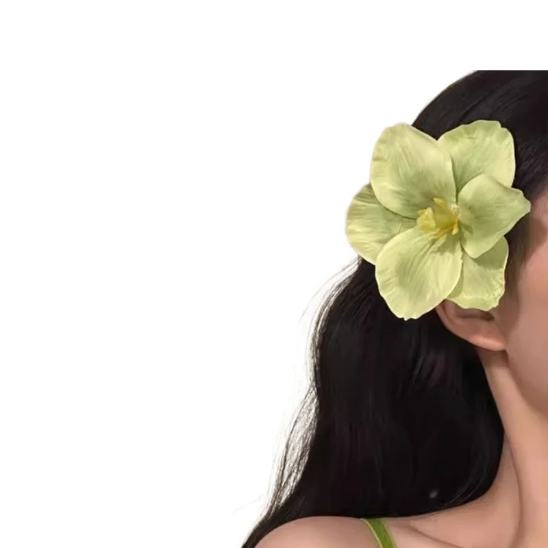 

Spring niche design, green tulip flowers, oxygen girl hair clip, vacation style, bangs, side headpiece