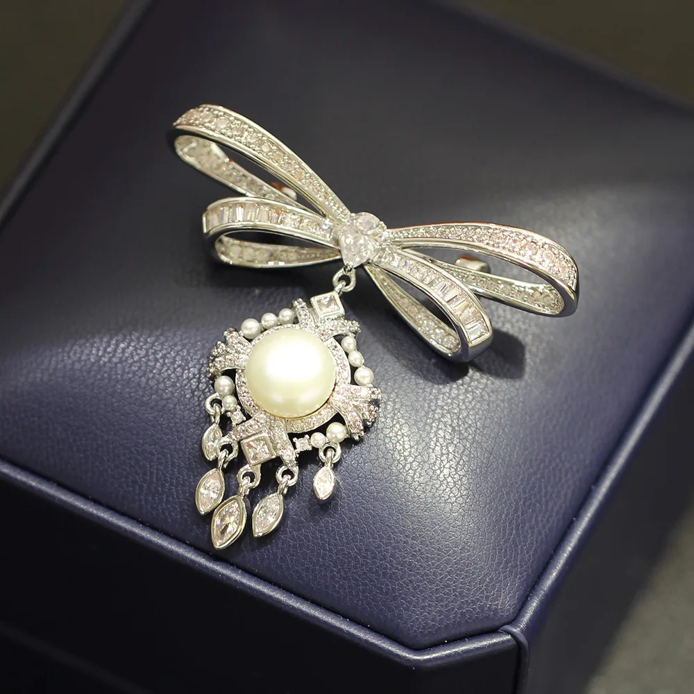 Light Luxury Niche High-end Pendant Zircon Bow Brooch for Women Freshwater Pearl Broche Pin Fashionable Minimalist Accessories
