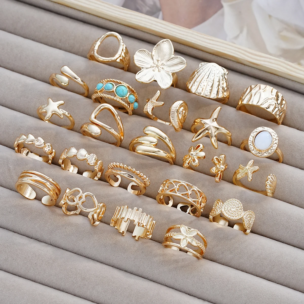 23Pcs Vintage Bohemian Minimalist Ring Set for Women Turquoise Flowers Asymmetry Twists Mixed Style Jewelry Parties Daily Wear