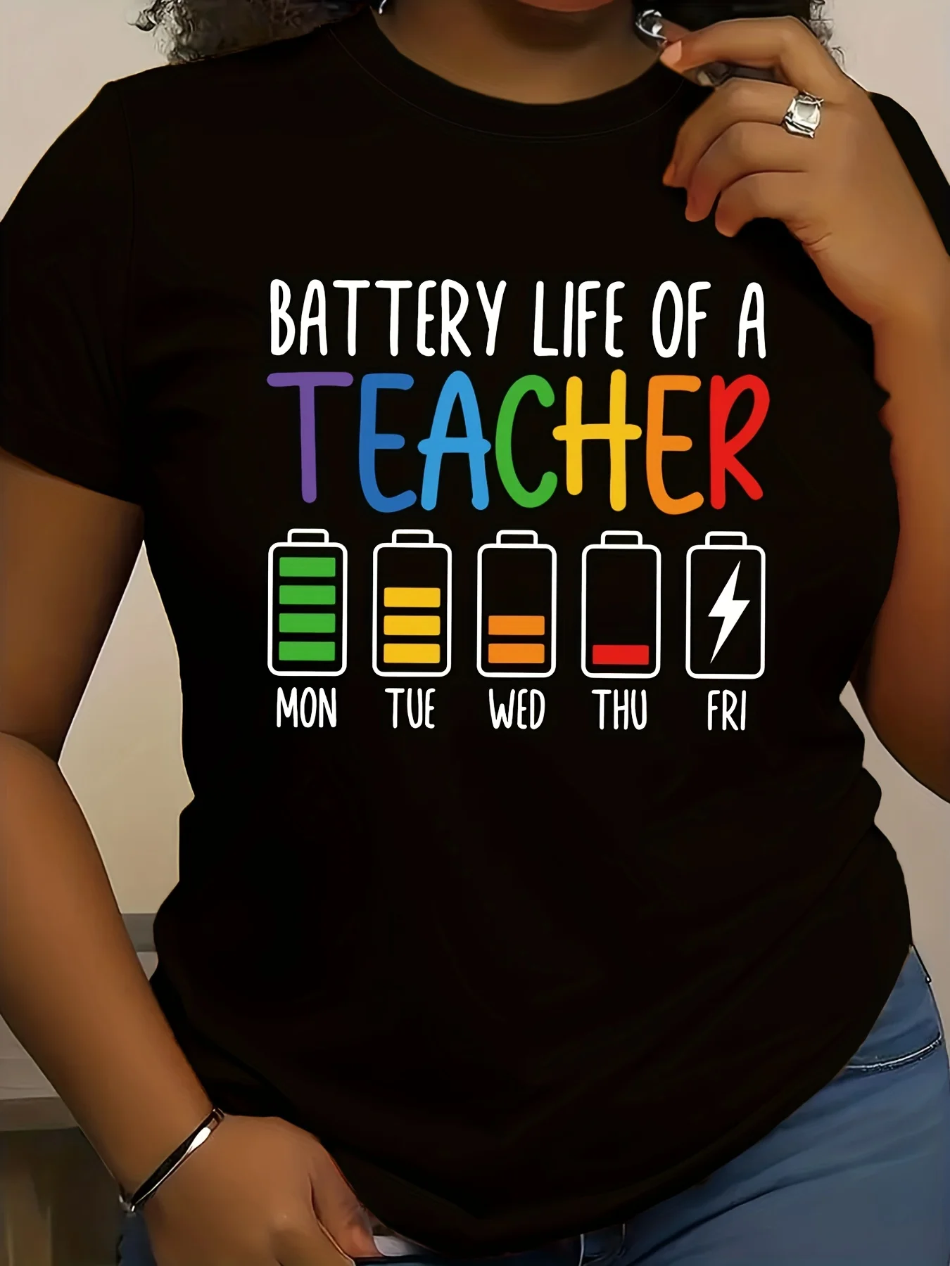 

Женская футболка с рисунком «Battery Life of a Teacher» — полиэстер обычной длины, трикотажная ткань, повседневный стиль, всесезонные