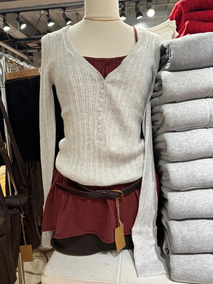 

Gray Knit Buttons T-shirts Women Spring Sexy V-neck Button Cotton Slim Long Sleeve Tees Sweet Y2K Cute Preppy Style T Shirt