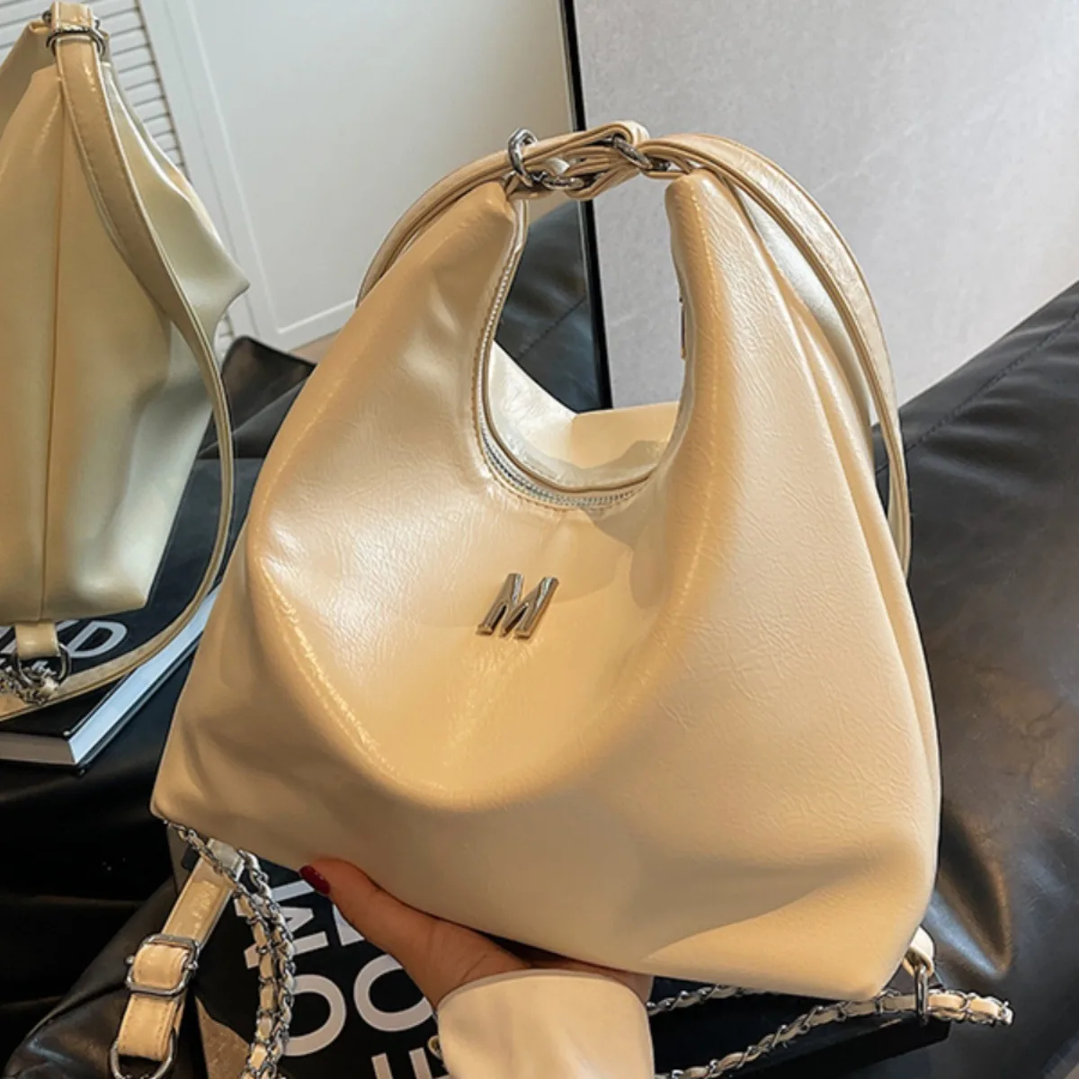 اتجاه الموضة، حقائب ذات سعة كبيرة، حقيبة يد نسائية جديدة، حقائب كتف متعددة الاستخدامات، حقائب ظهر شعبية متعددة الأغراض #2