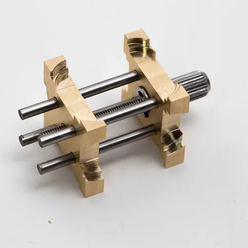 Imagen 2 del producto Soporte de movimiento de reloj, Base de fijación para levantar la parte trasera del reloj, herramienta de repuesto, herramienta de reparación de relojes ajustable para relojeros, nuevo