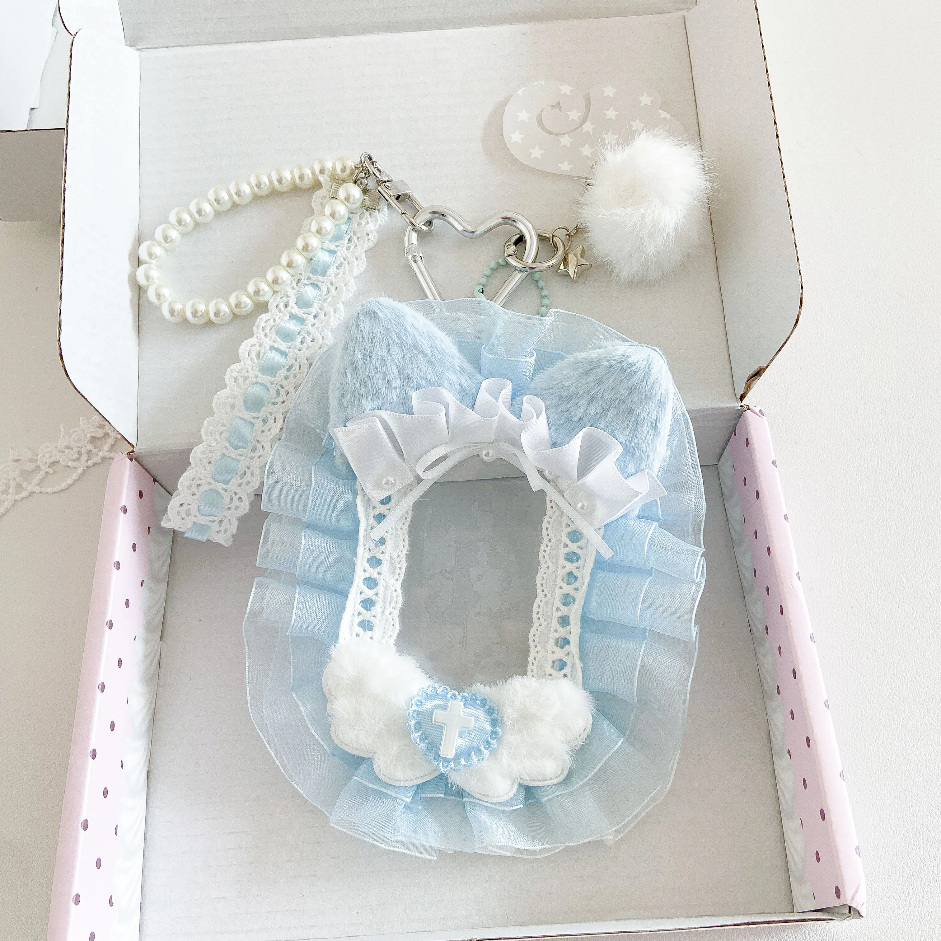 Kawaii Ita Bag Accessory PC Holder, Blue Lace Plush Keychain with Pearl Bead Chain & Angel Wings, Bag Charm for Oshi Collectors