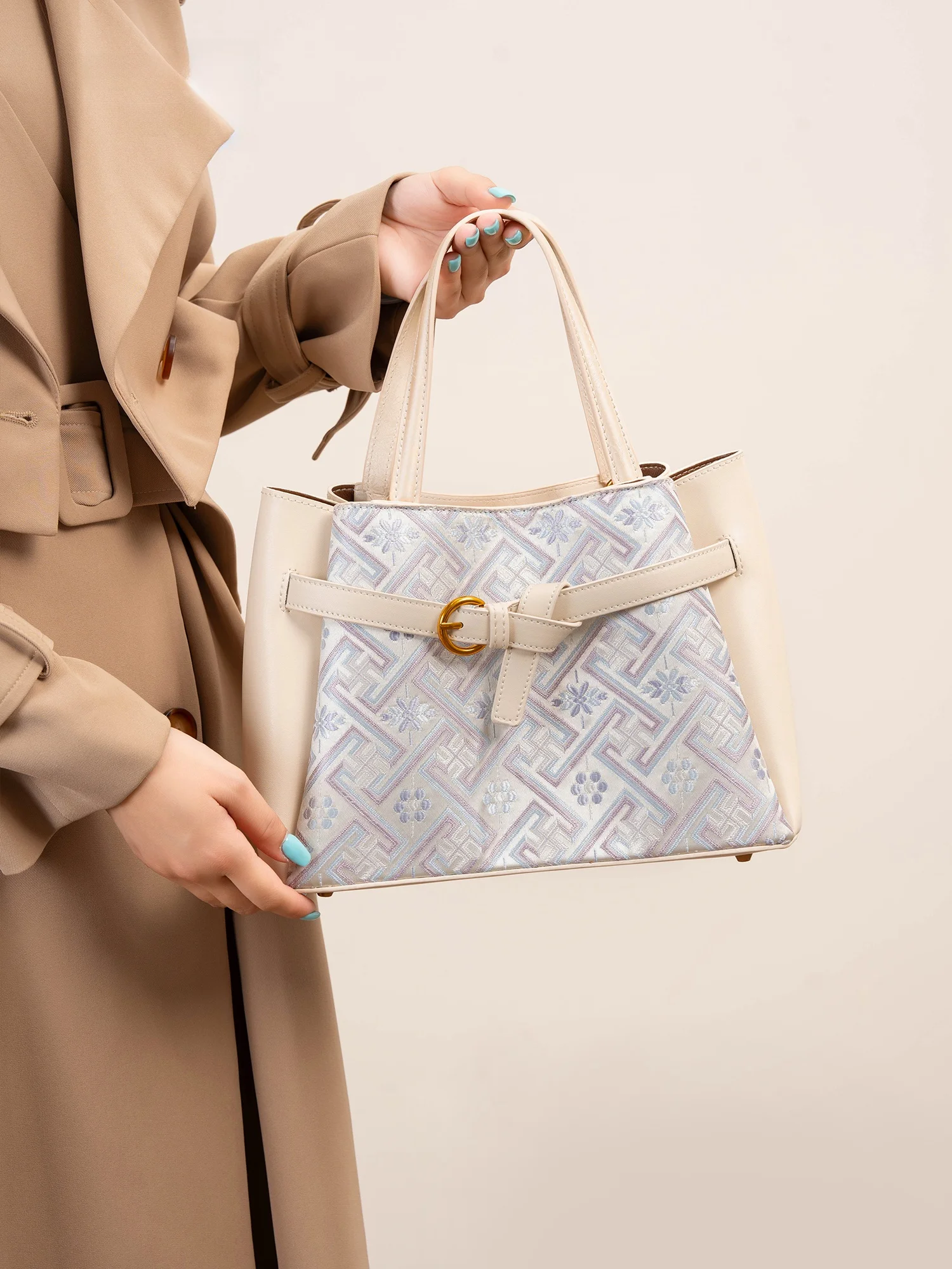sac-a-main-elegant-de-style-chinois-grande-capacite-pour-femme-cadeau-d'anniversaire-texture-luxueuse-et-douce-sac-fourre-tout-en-tapisserie-zhuang-pour-dames