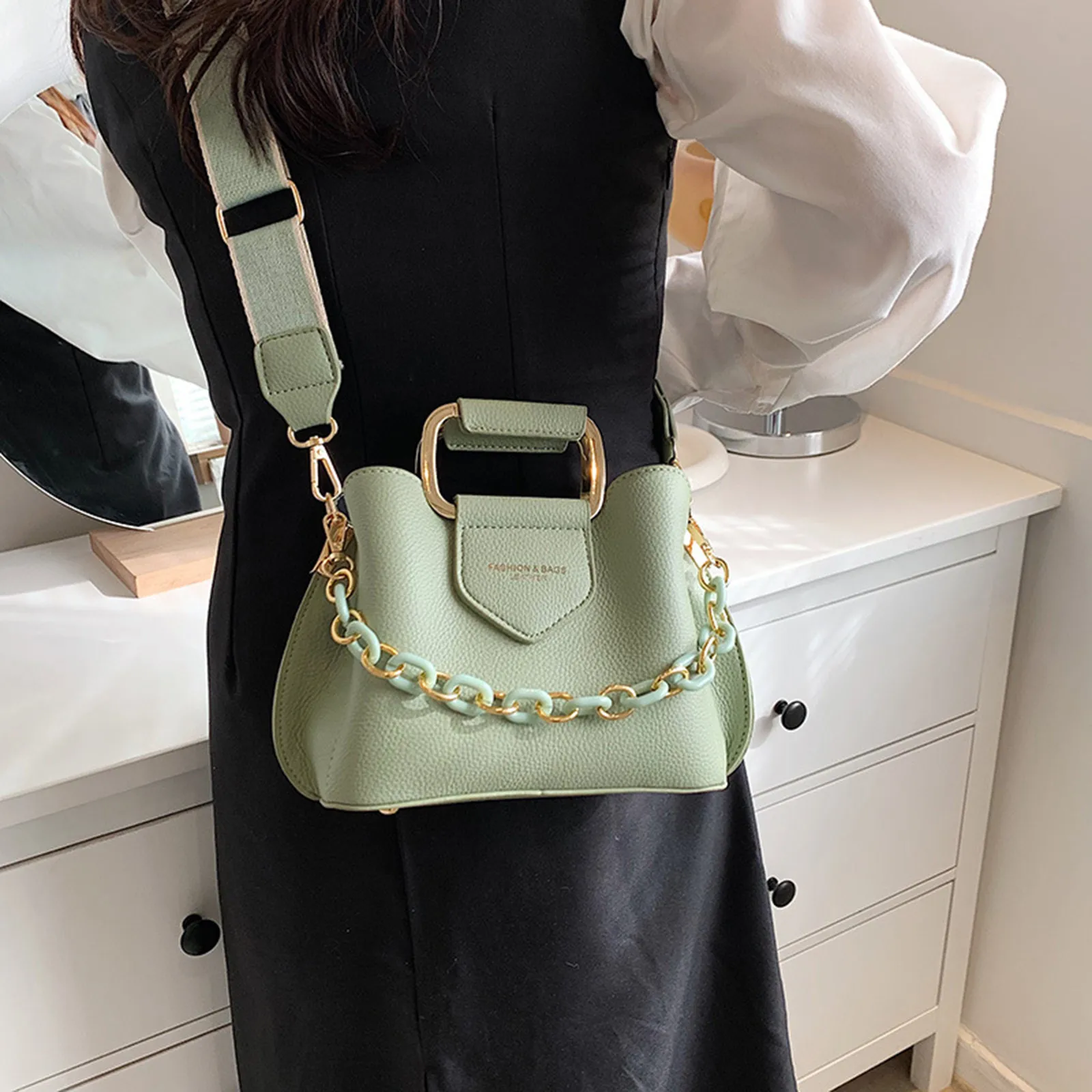 Solid Acrylic Chain Pu Vertical Pillow Bag Trend Personalized One Shoulder Crossbody Bag Women\'S Bag Mochilas Para Mujer