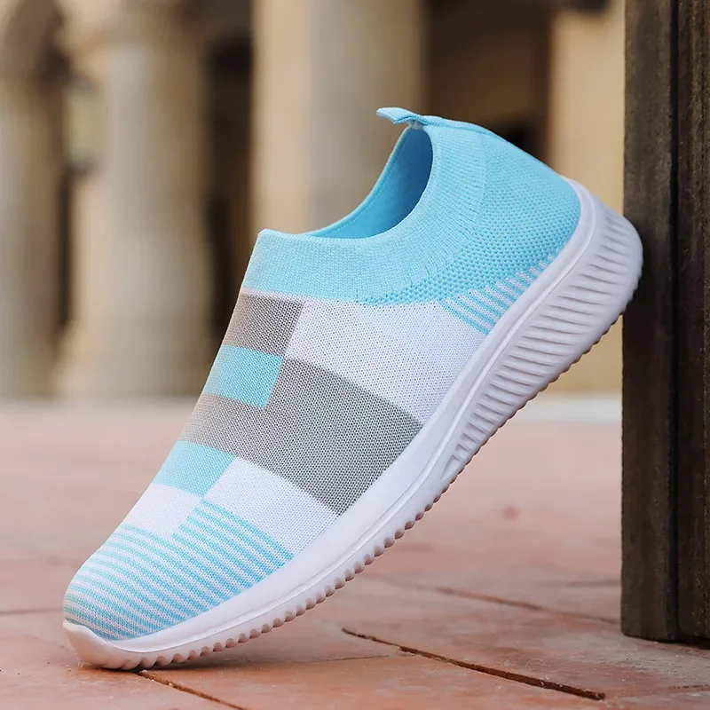 Women Sneakers Walking Shoe Woman Lightweight Loafers Tennis Casual Ladies Fashion Slip on Sock Vulcanized Shoes Plus Size 2022