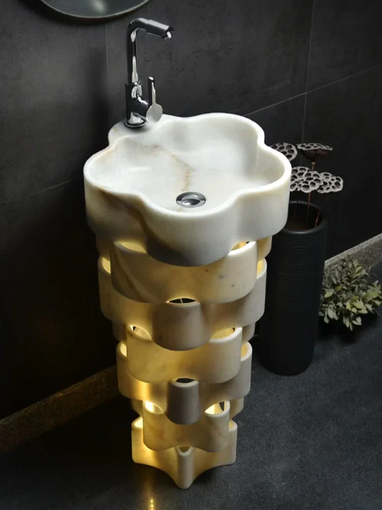 

Умывальник на открытом воздухе, двор, встроенный пол, балкон, художественный туалет, колонна, умывальник