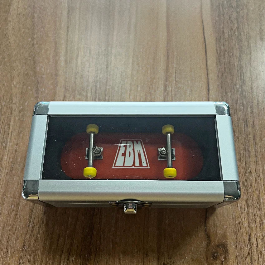 Professionelles Griffbrett-Skate-Set aus Holz mit Aluminiumgehäuse, Mini-Finger-Skateboard-Spielzeug für Kinder und Sammler, cooles Geschenk für
