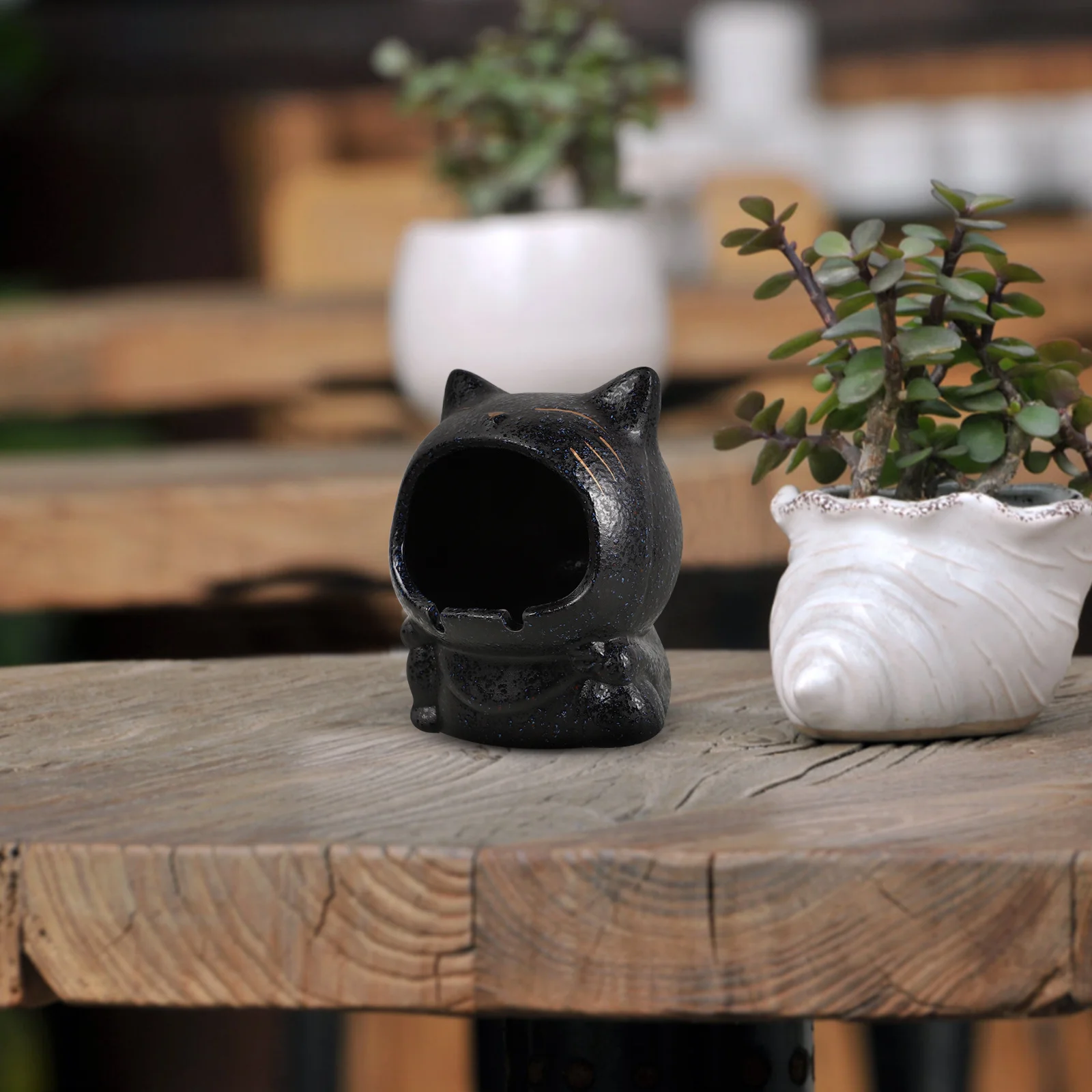 

Ashtray for Balcony Accessories Smokers Decor Office Ceramic Cat Ashtry Cigarette Stand