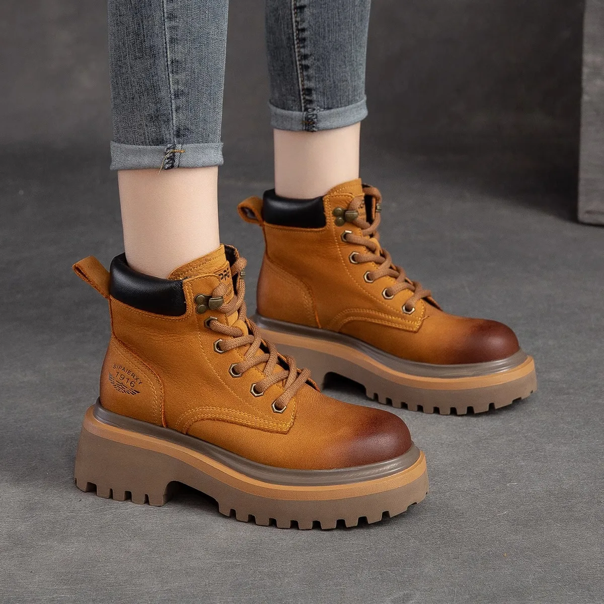 Red Distressed Leather Platform Boots For Women Lace Up Design Round Toe Non Slip Lug Sole Thick Heel Ankle Boots Autumn Winter