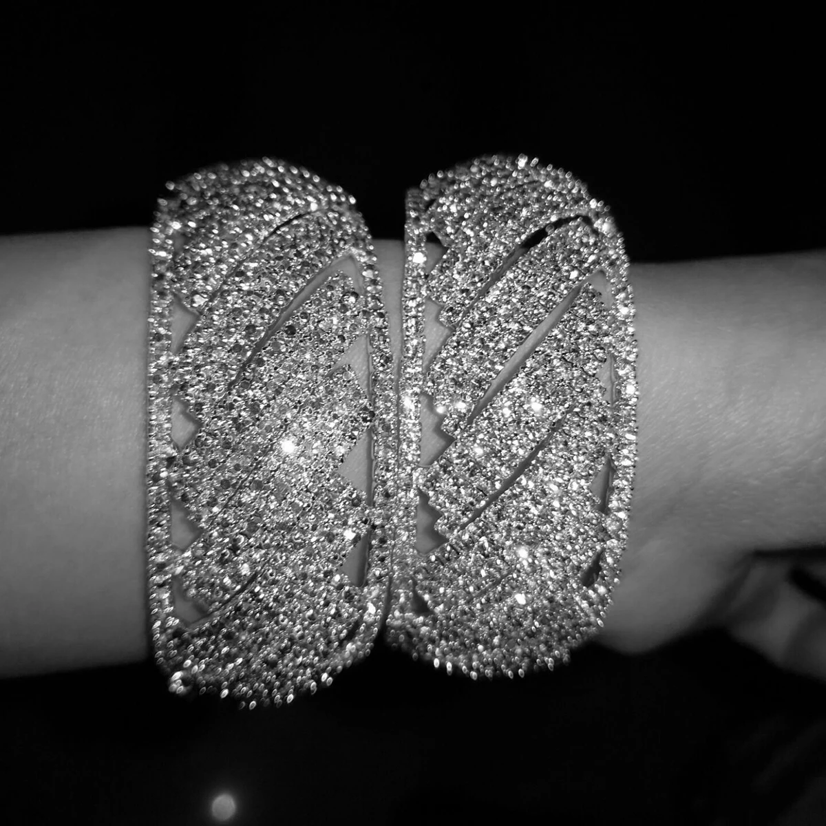 

Elastic Bracelet Rhinestone Wedding Fashion Shining Dance Beautiful Lightweight Durable Handmade Jewelry Accessories Storage Tip