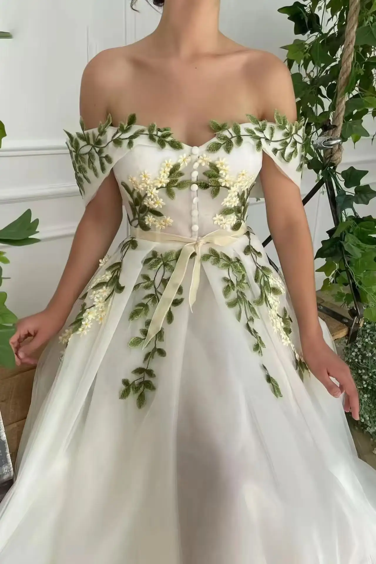 Customized Off Shoulder Leaf Embroidery Button Wedding Dress A-line Ankle-length vestidos de novia Zip Back After Party Dresses