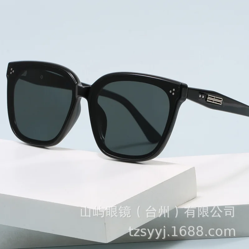 

2025 новые толстые поляризационные солнцезащитные очки из ПК, корейские TR, модные тенденции, унисекс, высокое качество, мастер-дизайн, хит продаж, универсальный ​