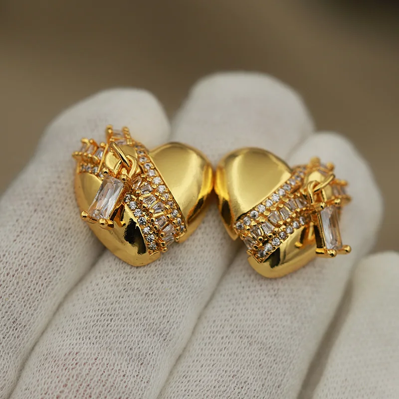 New Sight Design Zirconia Heart Stud Earrings for Women Fashion Brand Brand Jewelry Luxury Crystal Link Earrings Gift