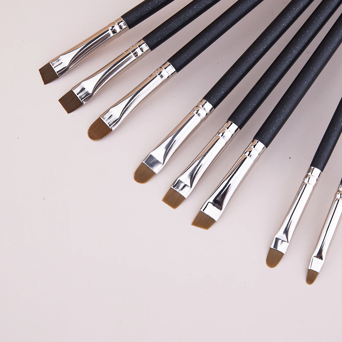 眉毛コンシーラーブラシフラット眉毛ブラシ角度付き超薄型アイラインコンシーラーメイクブラシ正確なメイクアップコンシーラーブラシ