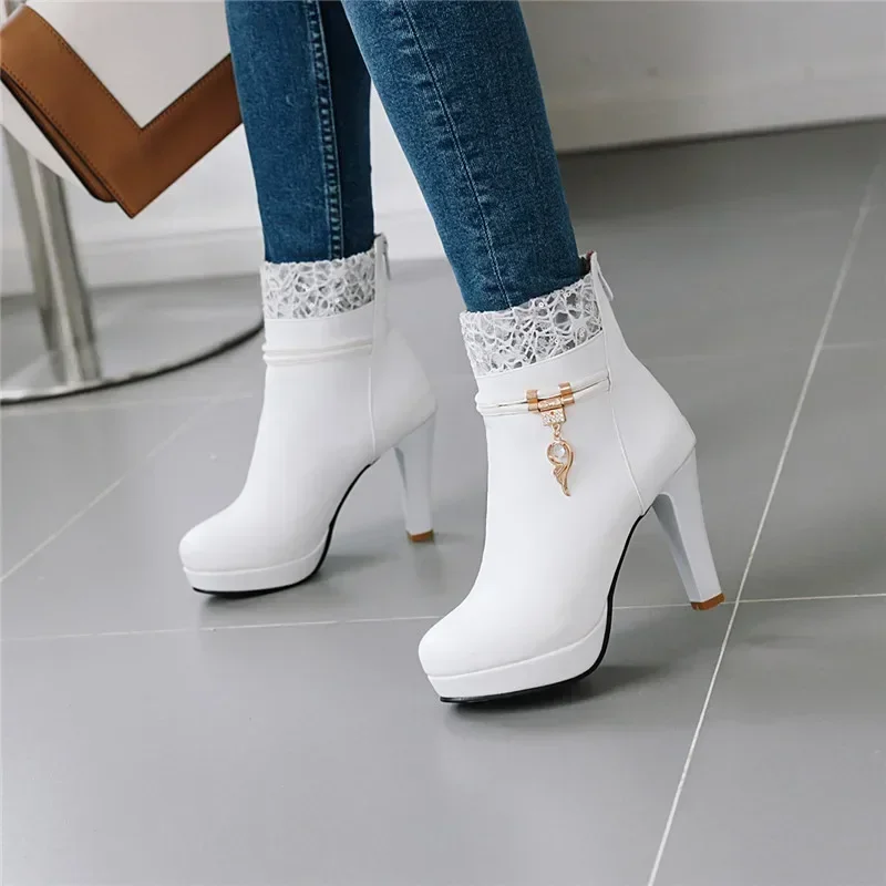 Botines de tacón alto con plataforma para mujer, botines con diseño de encaje, color blanco y negro, a la moda, para fiesta y boda, invierno, 2024