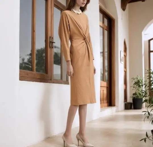 

2025 Autumn and Winter Womens Dresses Vintage Style Round Neck Long Sleeved Twisted Design Slim Fit New Mid Length Knitted Dress