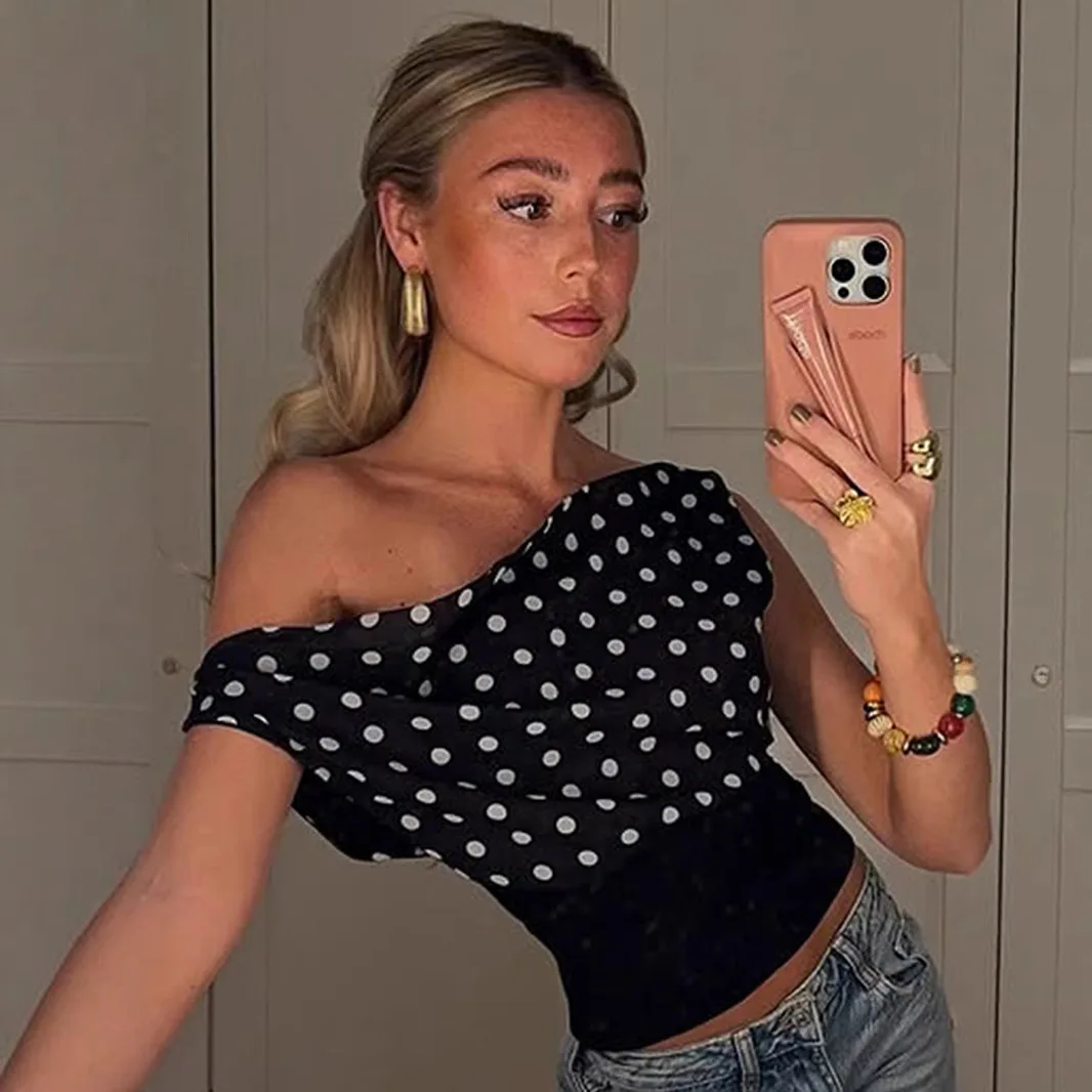 

Chic Aura Asymmetric Polka Dot Crop Cami Top Elastic Shirring Retro Dots Women Tummy Control Beach Party Off Shoulder tank Top