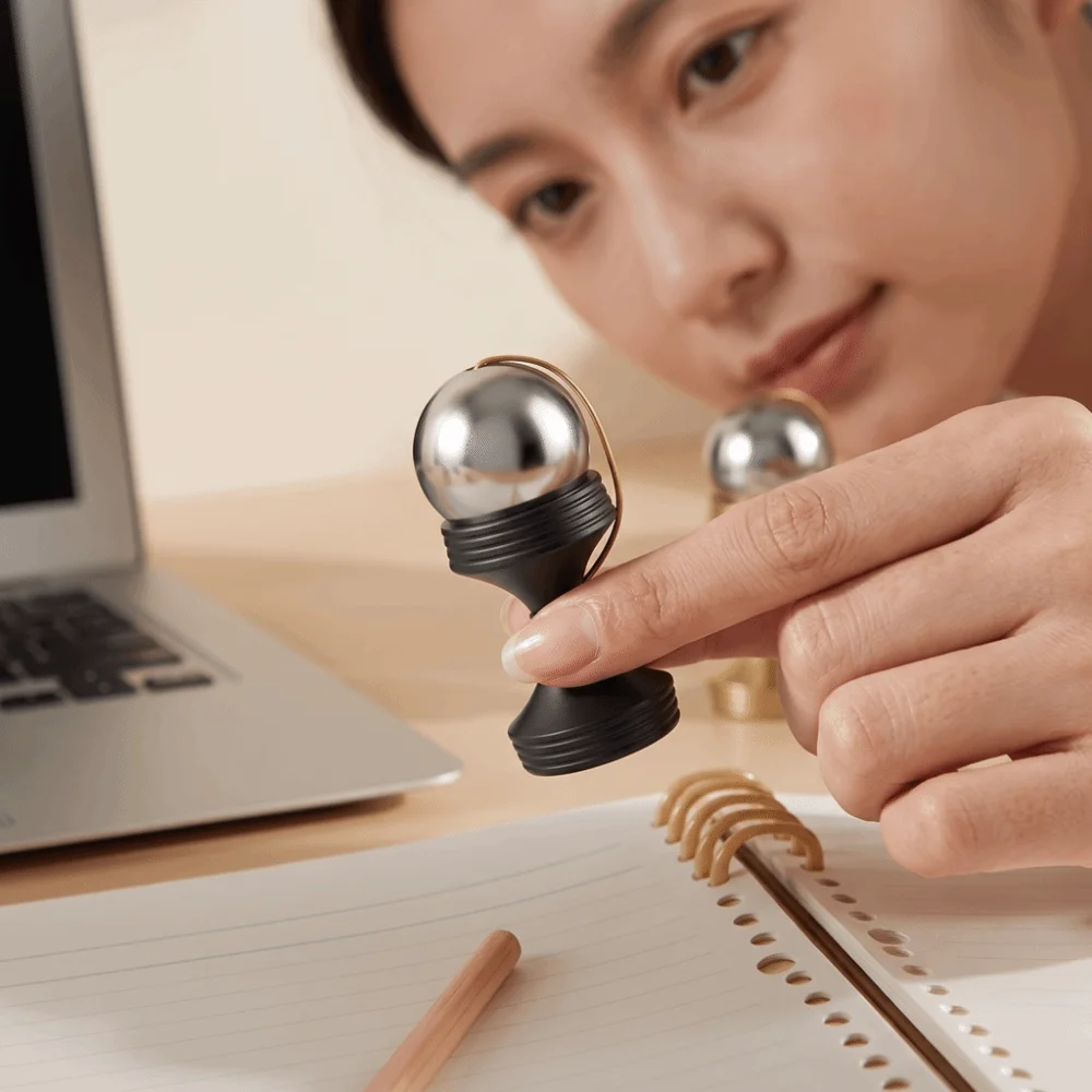 Trick Ball Metal Fidget Spinner Sensory Cool Metal Fidget Toy Hand-Eye Coordination Creative Finger Spinner Office Use