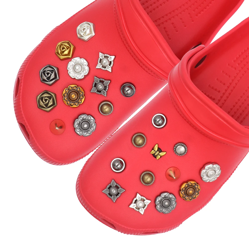 Shoe クロックス  Accessories Punk Style 지비츠 Detachable Golden Silvery Gun Black Flowers Hole Sandals Decorations Charm14 Pcs 1 Set