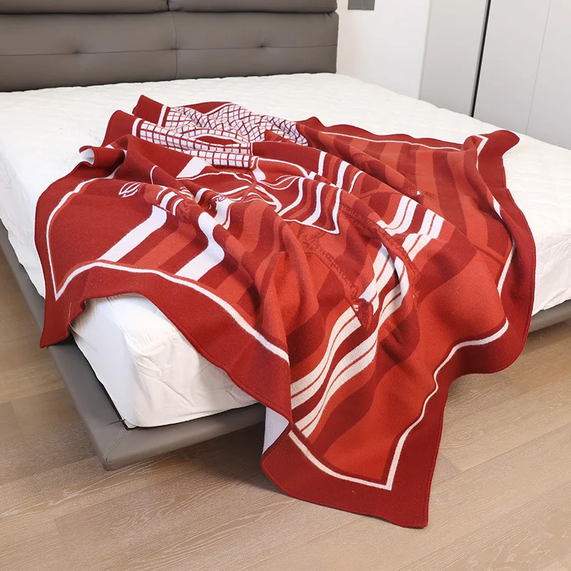 Luxury 100% Lamb Wool Horse Blanket Shawl Sofa Throw Warm Wool Red Bed Cover Trip Hotel Office Nap Blanket Home Decoration