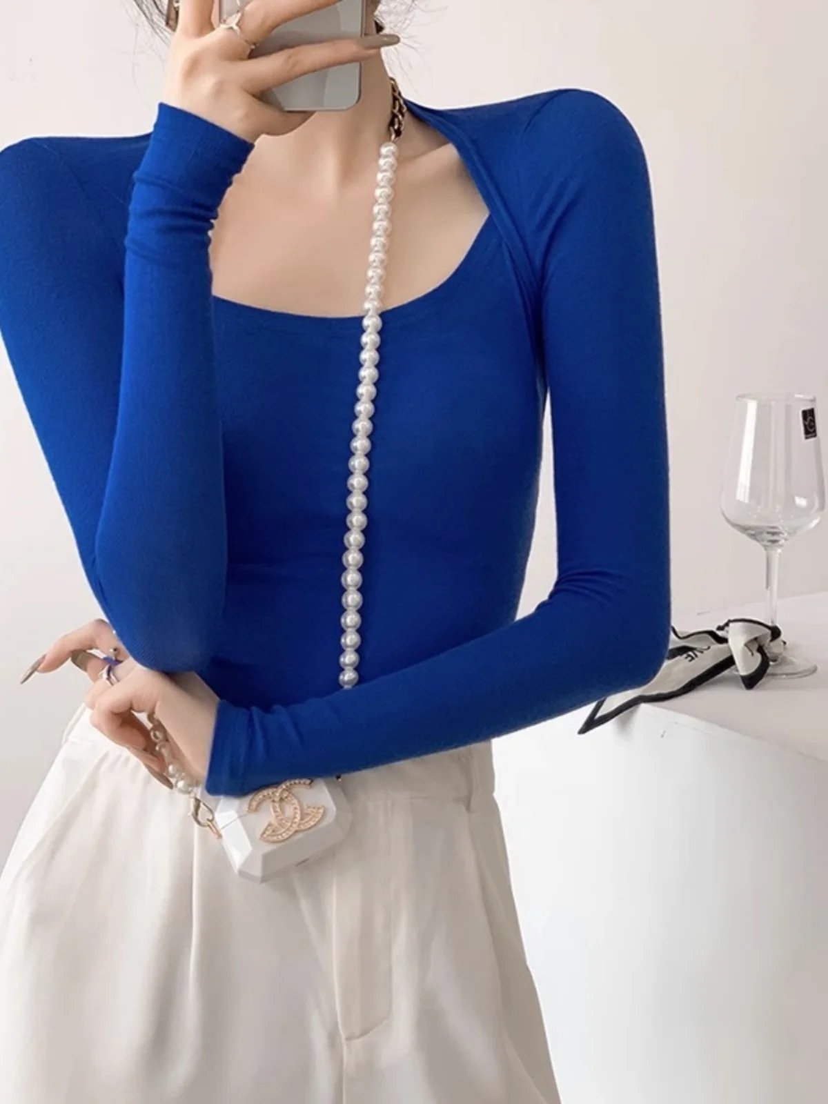 Klein Blue Square Collar Base Shirt Women's Fashionable Autumn 2023 New Style Show Clavicle Top Long Sleeve Slim Fit T-shirt