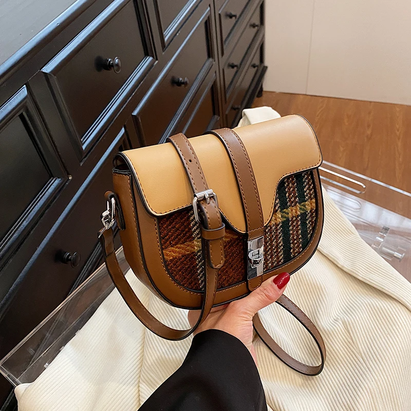 

Simple design winter fashion trend saddle bag Women's shoulder bag High sense crossbody bag A thick shoulder belt a thin belt