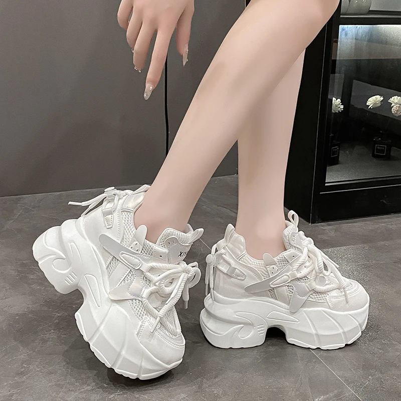 Zapatillas deportivas de plataforma alta para mujer, zapatos vulcanizados, informales, color blanco y negro, 9,5 CM, 2024