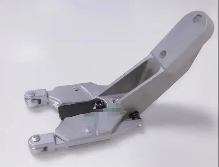 

Tool Magazine Accessories Holding Jaws BT30 Tool Holder CNC Tool Jaws Drilling and Tapping Machine CNC Machine Tools Swashplate