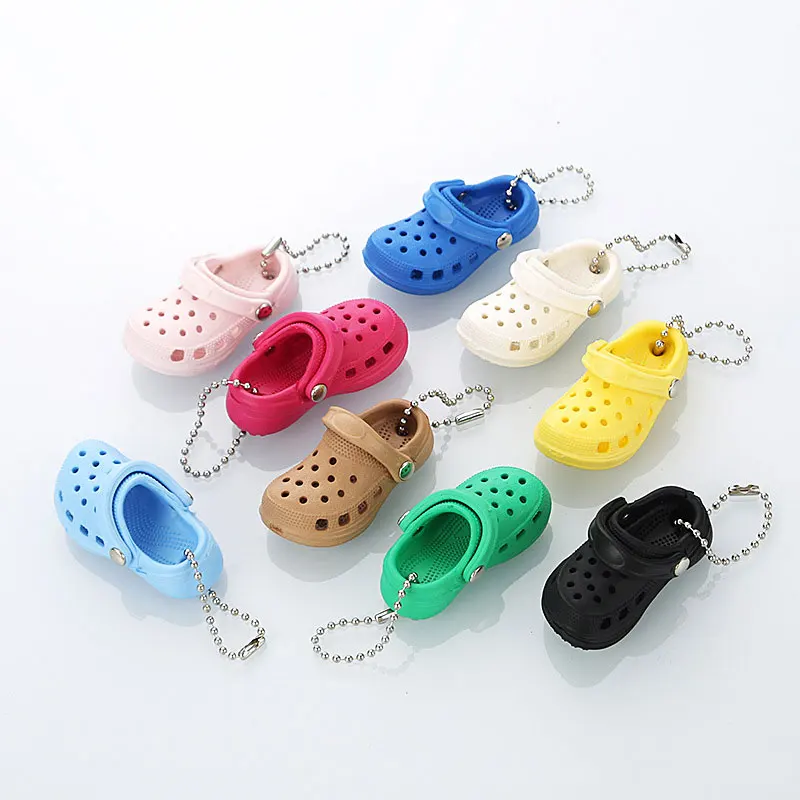 LLavero con forma de Mini zapatos 3D, dijes de zapatos de PVC para zuecos, accesorios para mujer, bolso de playa, sandalias, Pin con hebilla, decoración de joyería DIY