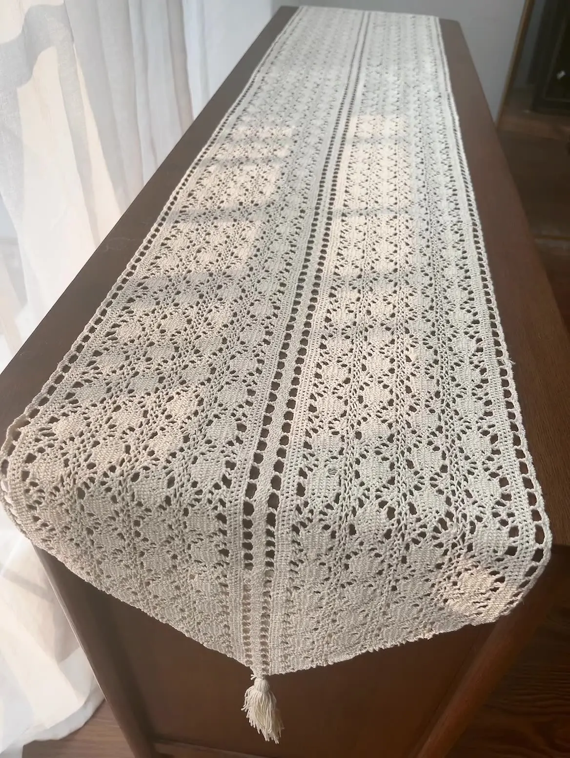 Retro Pastoral Style,Hollow Out Table Runner, Home Decor, Cotton Crochet Table Runners with Tassel, Flat and Sharp Corners, 1pc