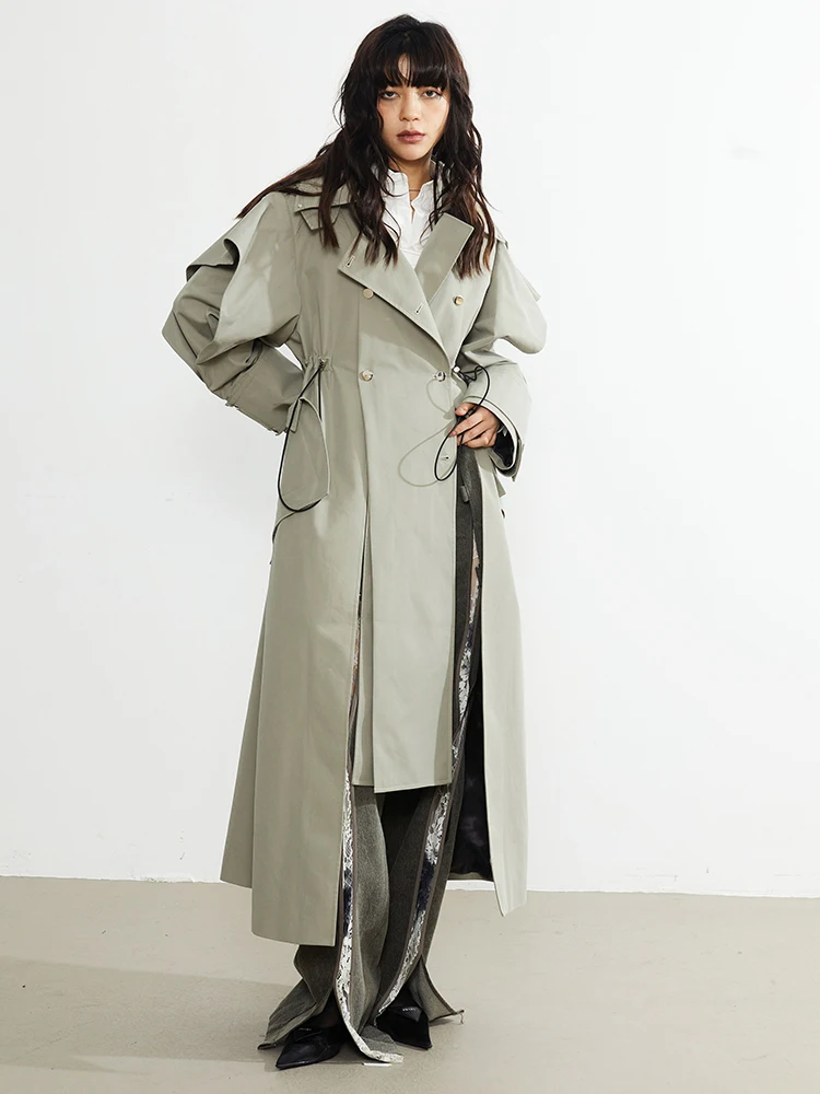 

[MODX] Women Green Drawstring Irregular Big Size Long Trench New Lapel Long Sleeve Windbreaker Fashion Spring Autumn 2024