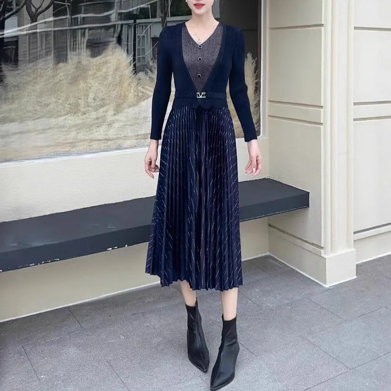 Europa Nuovo Miyake Pieghettato Abito lavorato a maglia da donna Vita Brillante Seta Pieghettata Gonna di media lunghezza Pendolare Abbigliamento elasticizzato di grandi dimensioni