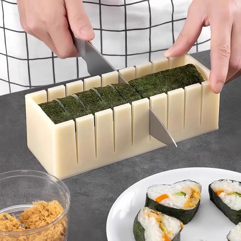 Sushi Mold,Sushi Maker Equipment Kit Plastic Kimbap Sushi Rolls Mold Round Square Heart-Shaped Sushi Making Tools Cake Roll Mold