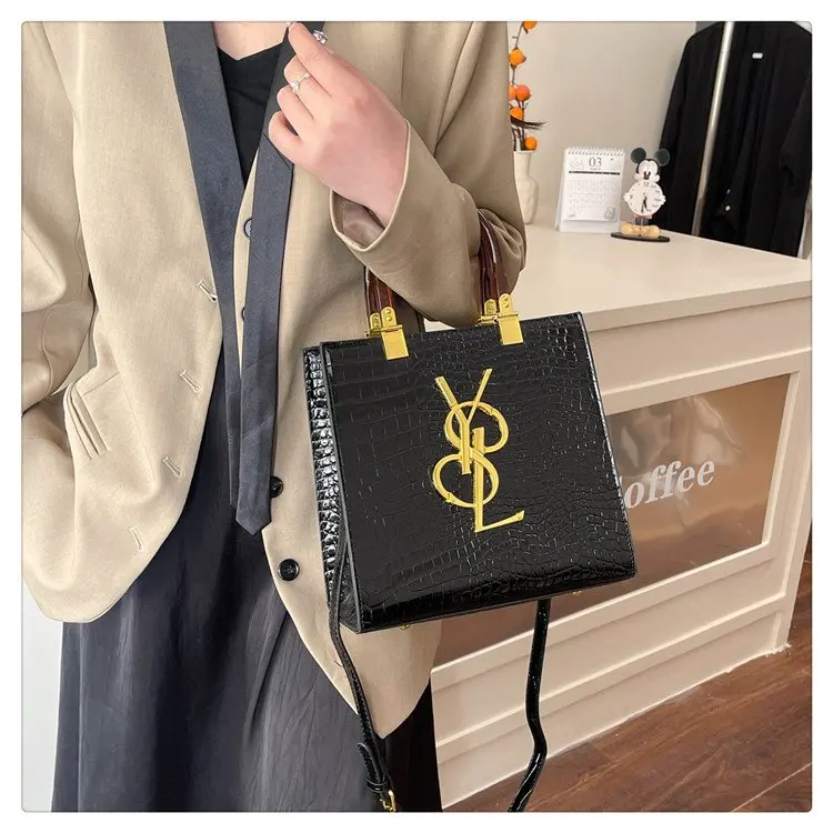 ‌Retro Crocodile-Design PU Handbag 2025 - Foldable Square Bag & Adjustable Chain, Anti-Scratch Purse for Evening/Casual/Weekend‌